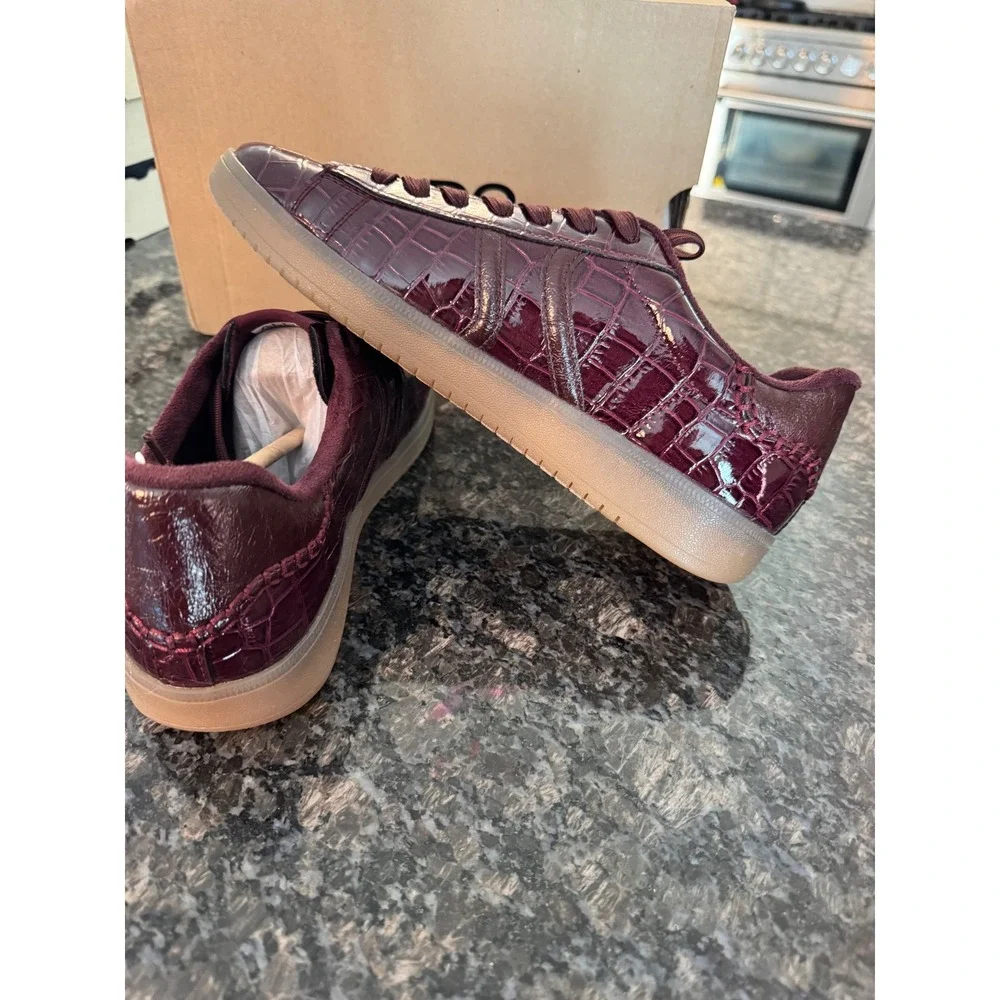 Aldo Chicsneaker2 Burgundy Croc Embossed Low Top Sneakers Womens 10 41 Gum Sole - Picture 4 of 6